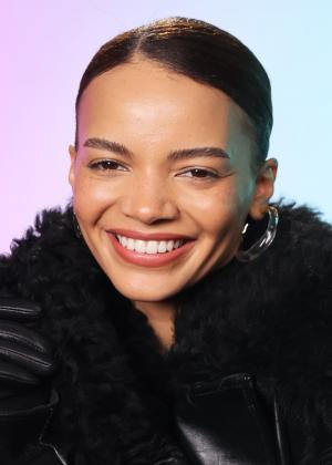 Leslie Grace